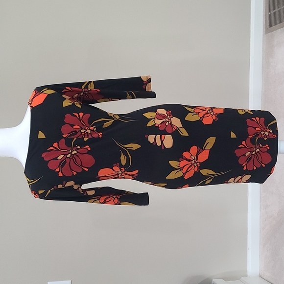 Premise Dresses Floral Dress - Picture 4 of 7